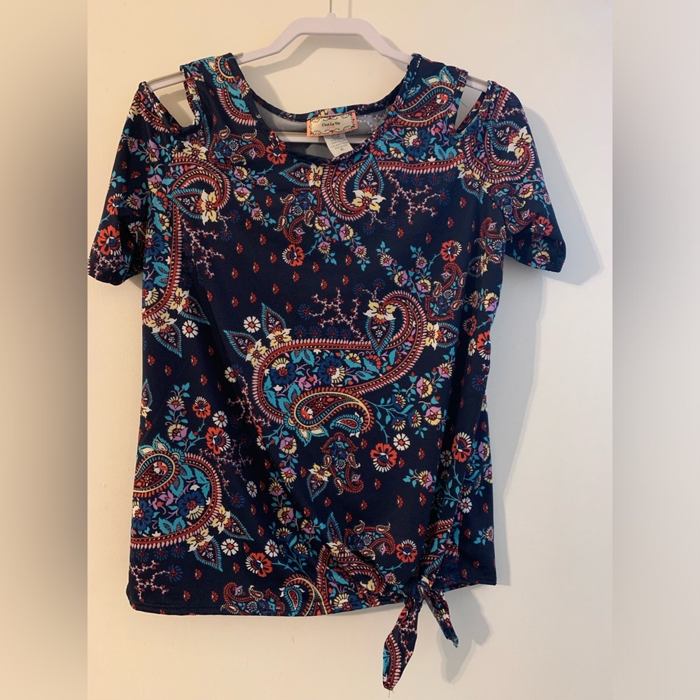 Cold shoulder short sleeve shirt